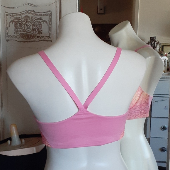 Victoria secret sport bra - Picture 3 of 4